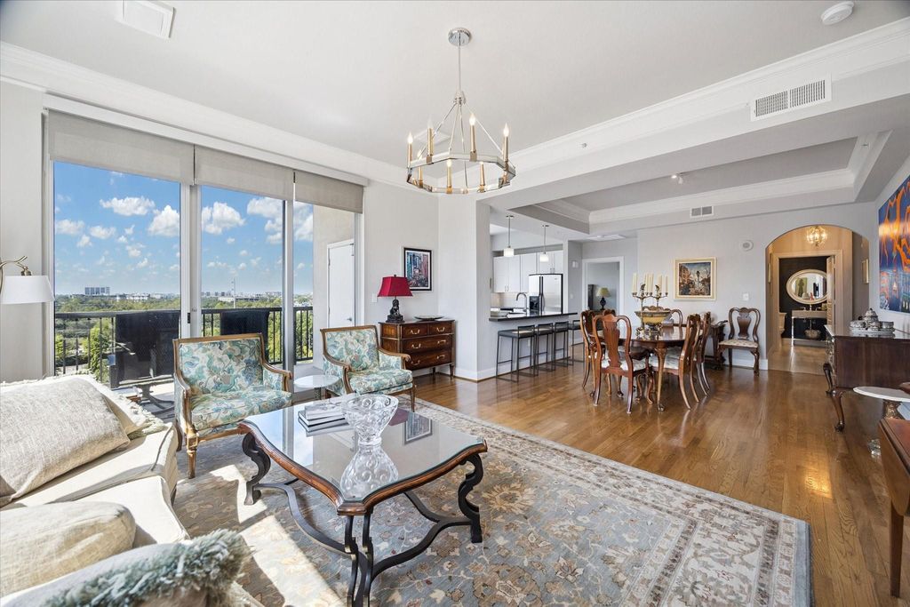 3333 Allen Parkway 701, Houston, TX 77019