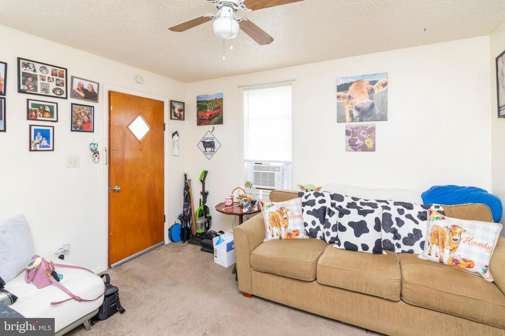 Image 13 of property listing at 8438 CHURCH RD, Pasadena, MD 21122