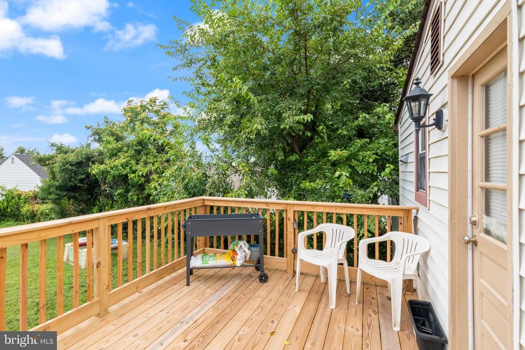 Image 15 of property listing at 8438 CHURCH RD, Pasadena, MD 21122