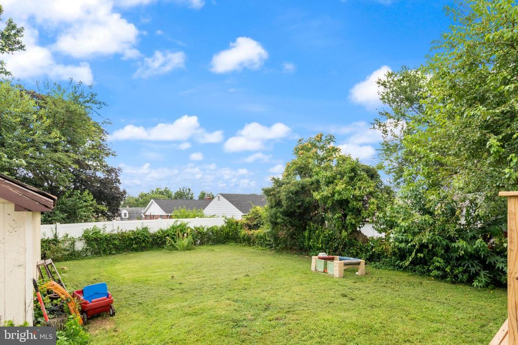 Image 16 of property listing at 8438 CHURCH RD, Pasadena, MD 21122