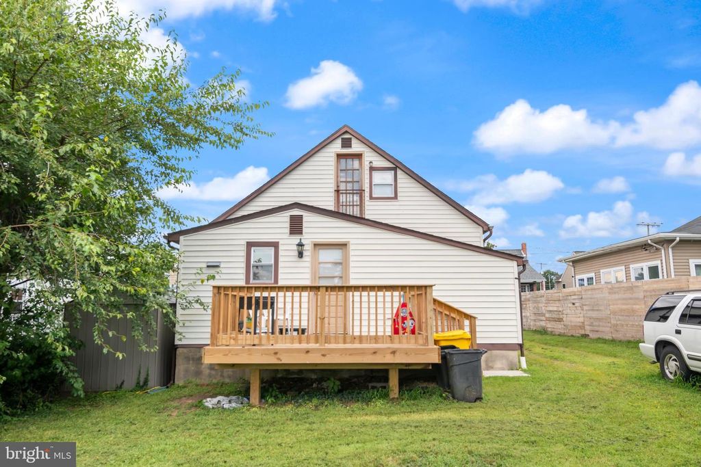 Image 17 of property listing at 8438 CHURCH RD, Pasadena, MD 21122