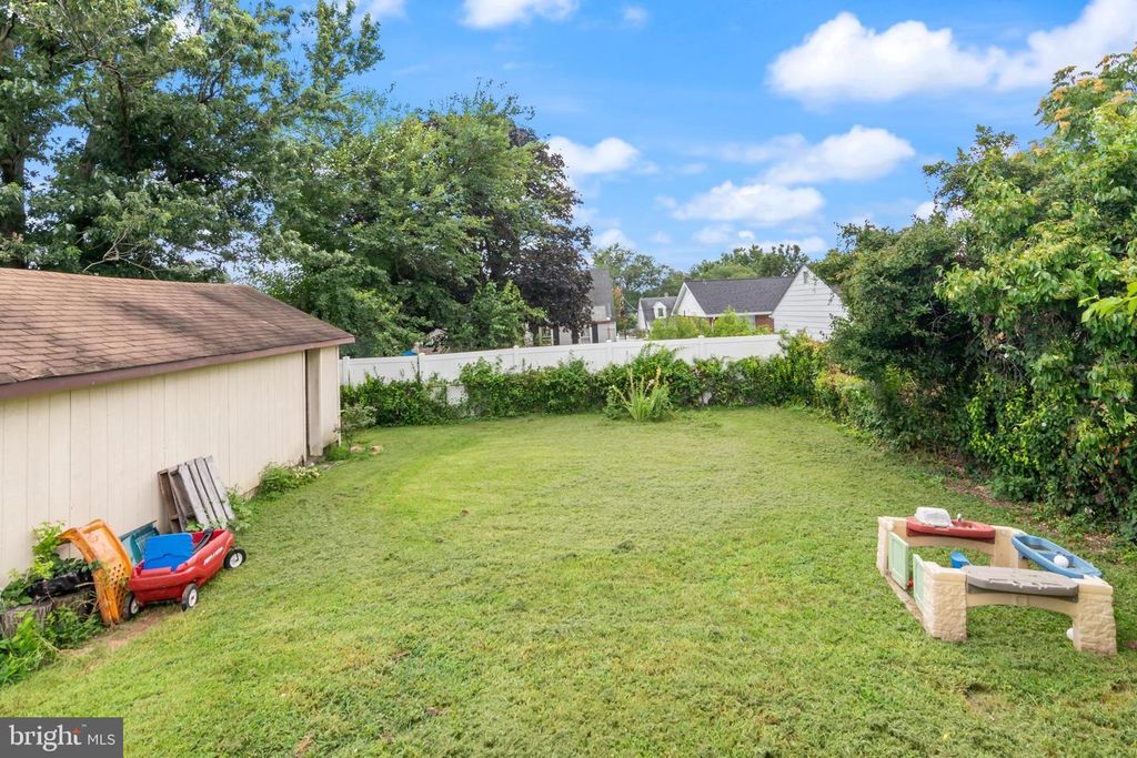 Image 19 of property listing at 8438 CHURCH RD, Pasadena, MD 21122