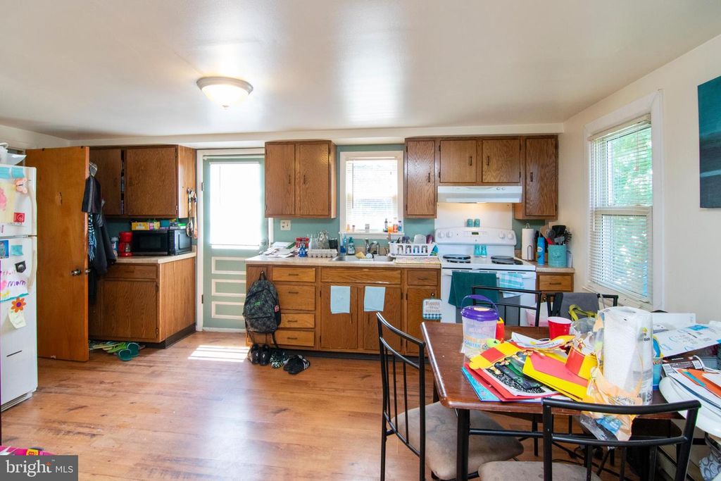 Image 24 of property listing at 8438 CHURCH RD, Pasadena, MD 21122