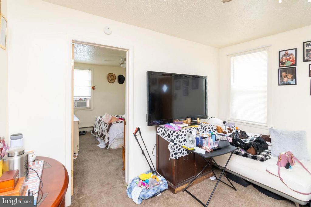 Image 4 of property listing at 8438 CHURCH RD, Pasadena, MD 21122