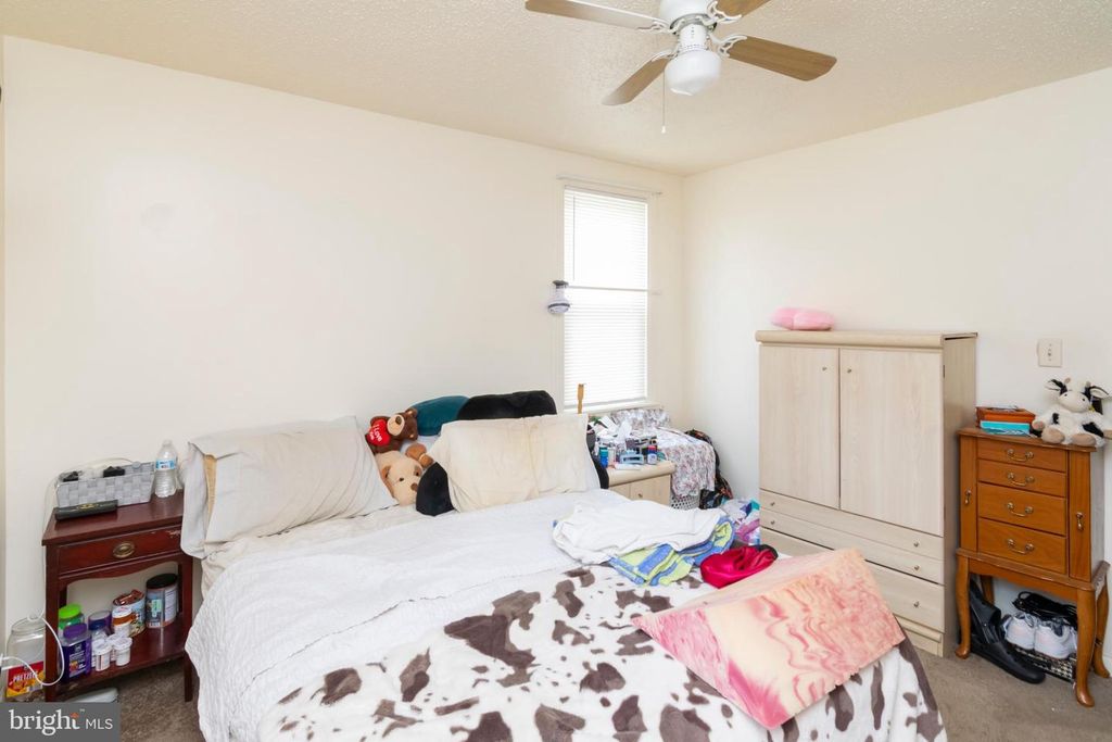 Image 7 of property listing at 8438 CHURCH RD, Pasadena, MD 21122