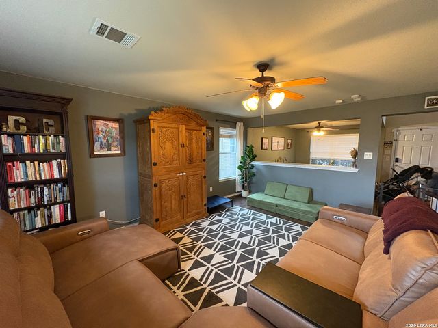 220 ANVIL PL, Cibolo, TX 78108