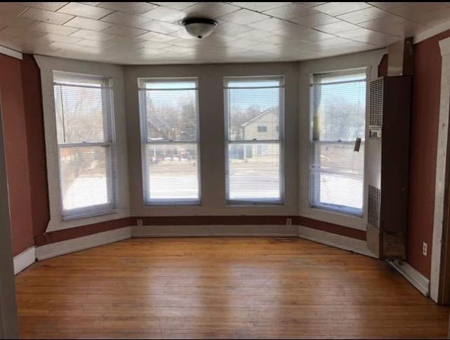 395 Thomas Avenue, Saint Paul, MN 55103