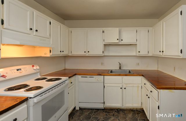 751 Heritage Village B, Southbury, CT 06488