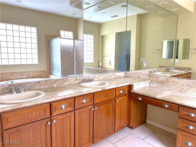 33 Glade Water Drive, Henderson, NV 89052