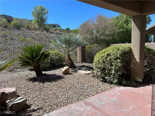 33 Glade Water Drive, Henderson, NV 89052