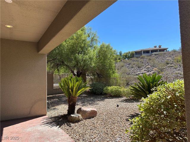 33 Glade Water Drive, Henderson, NV 89052