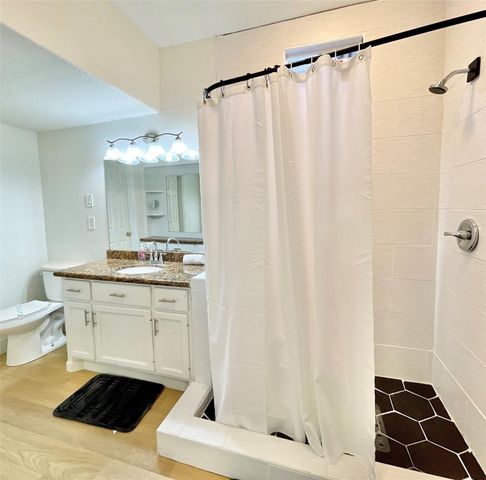 301 Tabor Street, Houston, TX 77009