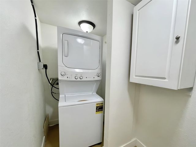 301 Tabor Street, Houston, TX 77009