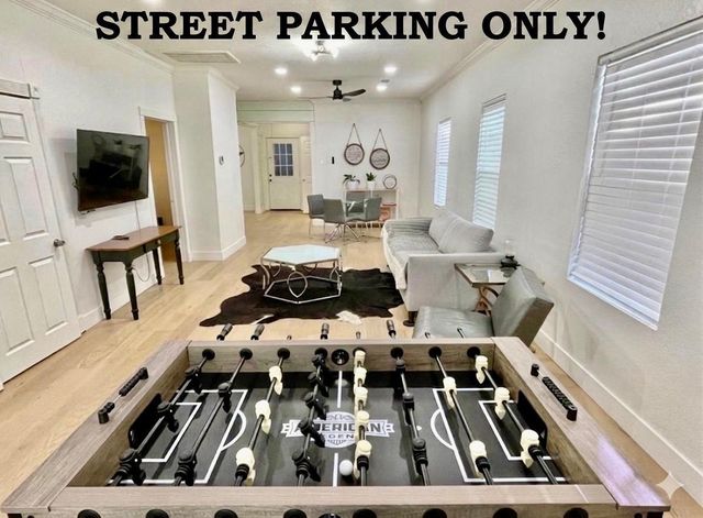 301 Tabor Street, Houston, TX 77009