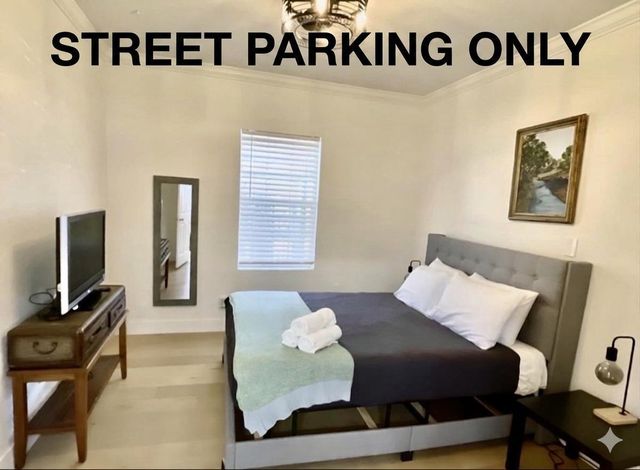 301 Tabor Street, Houston, TX 77009