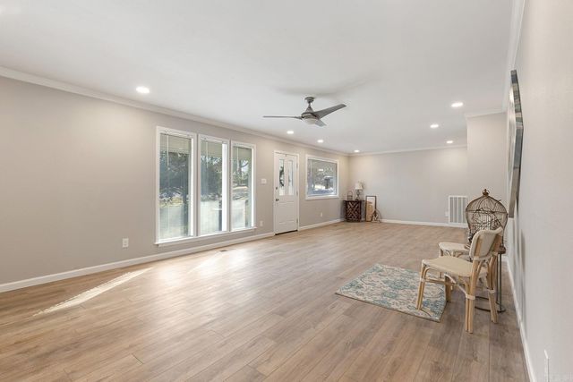 33 Narragansett Place, Sherwood, AR 72120