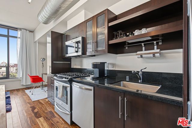 1111 S Grand Avenue 817, Los Angeles, CA 90015