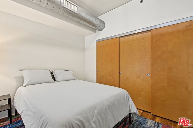 1111 S Grand Avenue 817, Los Angeles, CA 90015