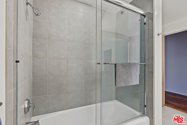 1111 S Grand Avenue 817, Los Angeles, CA 90015