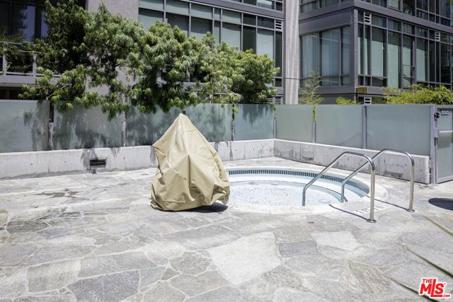 1111 S Grand Avenue 817, Los Angeles, CA 90015