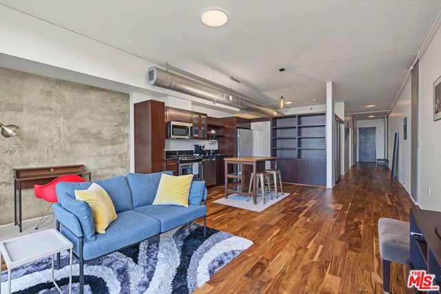 1111 S Grand Avenue 817, Los Angeles, CA 90015
