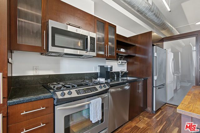 1111 S Grand Avenue 817, Los Angeles, CA 90015