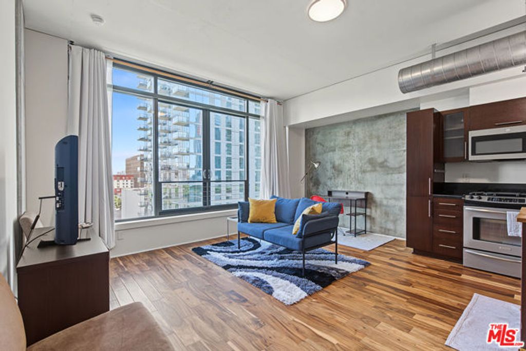1111 S Grand Avenue 817, Los Angeles, CA 90015