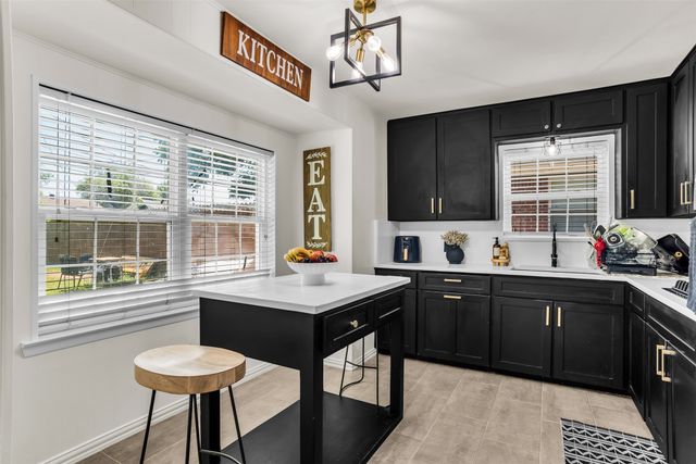 2316 Miriam Lane, Arlington, TX 76010