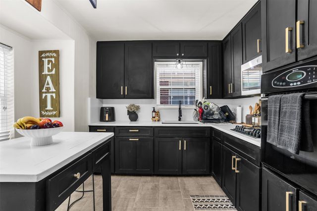 2316 Miriam Lane, Arlington, TX 76010
