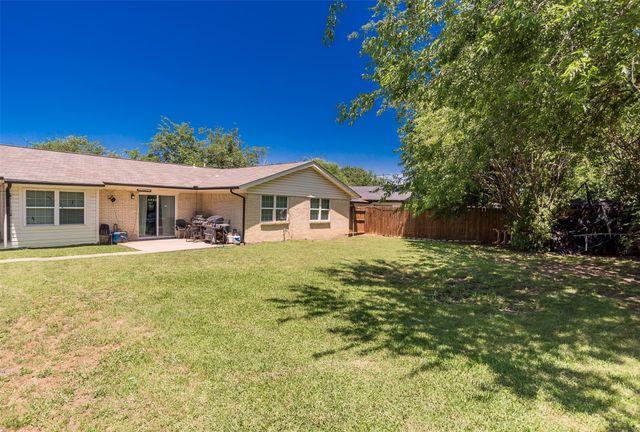 2316 Miriam Lane, Arlington, TX 76010