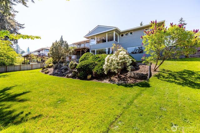 12103 Hilynn Drive, Burlington, WA 98233