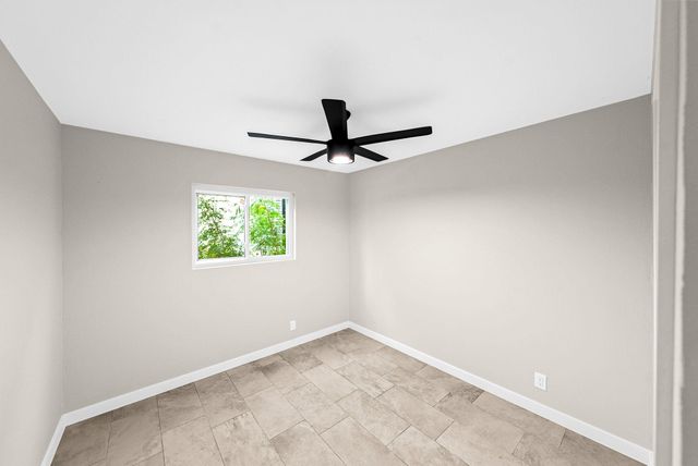 2600 Penny LN 118, Austin, TX 78757