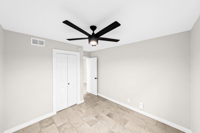 2600 Penny LN 118, Austin, TX 78757