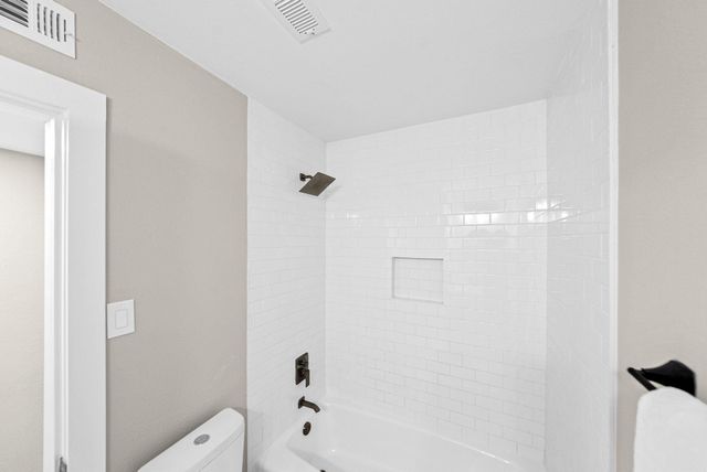 2600 Penny LN 118, Austin, TX 78757