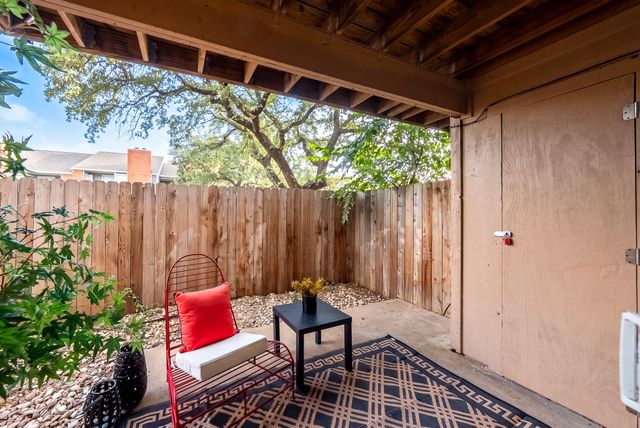 2600 Penny LN 118, Austin, TX 78757