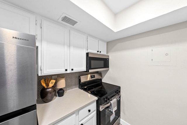 2600 Penny LN 118, Austin, TX 78757