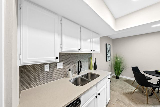 2600 Penny LN 118, Austin, TX 78757