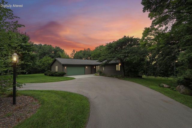 W333S221 Glen Oaks DRIVE, Delafield, WI 53018