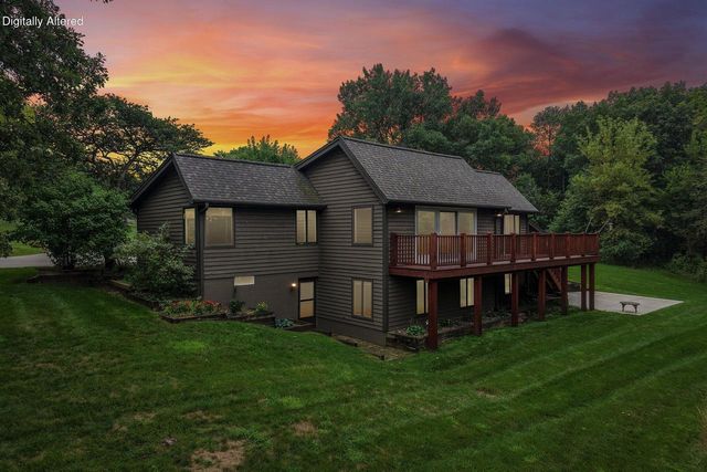 W333S221 Glen Oaks DRIVE, Delafield, WI 53018