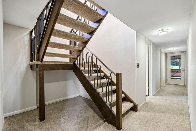 W333S221 Glen Oaks DRIVE, Delafield, WI 53018