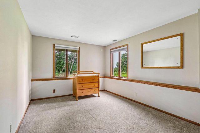 W333S221 Glen Oaks DRIVE, Delafield, WI 53018