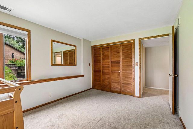 W333S221 Glen Oaks DRIVE, Delafield, WI 53018