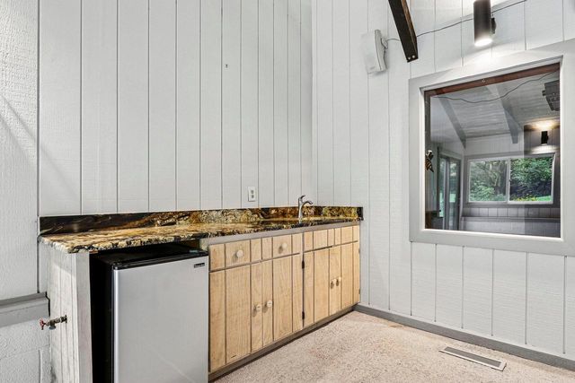 W333S221 Glen Oaks DRIVE, Delafield, WI 53018