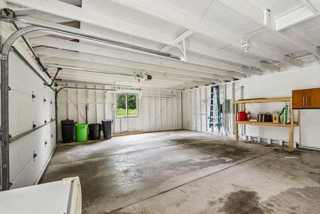 W333S221 Glen Oaks DRIVE, Delafield, WI 53018