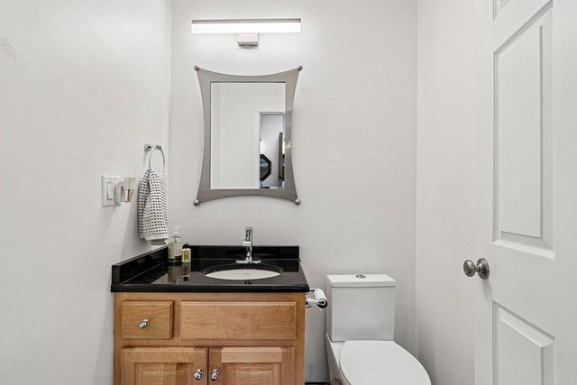 W333S221 Glen Oaks DRIVE, Delafield, WI 53018