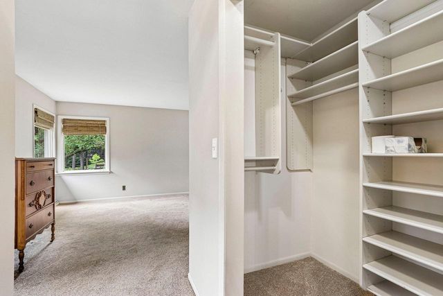 W333S221 Glen Oaks DRIVE, Delafield, WI 53018