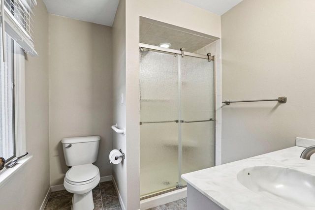W333S221 Glen Oaks DRIVE, Delafield, WI 53018