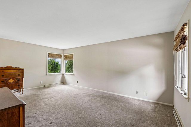 W333S221 Glen Oaks DRIVE, Delafield, WI 53018