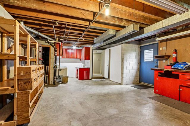 W333S221 Glen Oaks DRIVE, Delafield, WI 53018