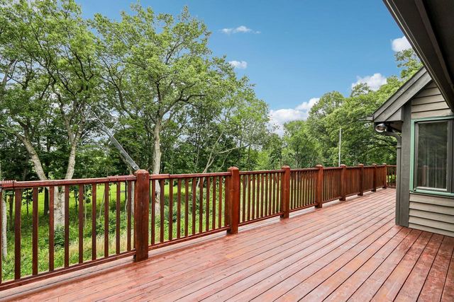 W333S221 Glen Oaks DRIVE, Delafield, WI 53018